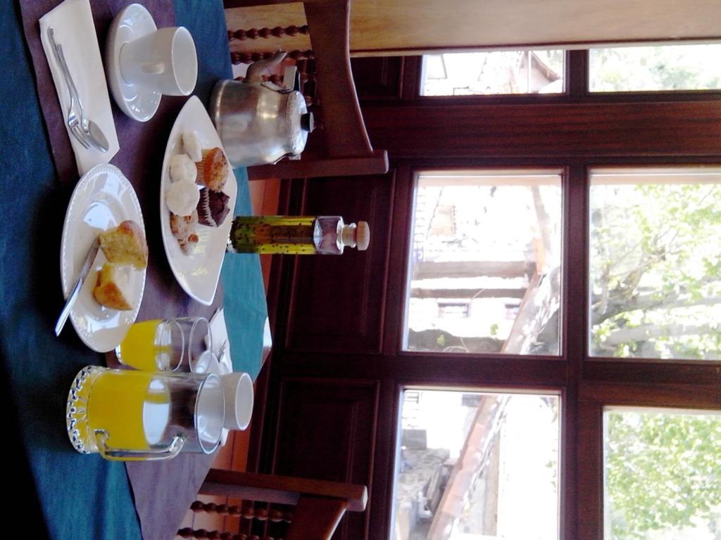โอสตัล เนบันดิ Hotel เอสปินามา ภายนอก รูปภาพ